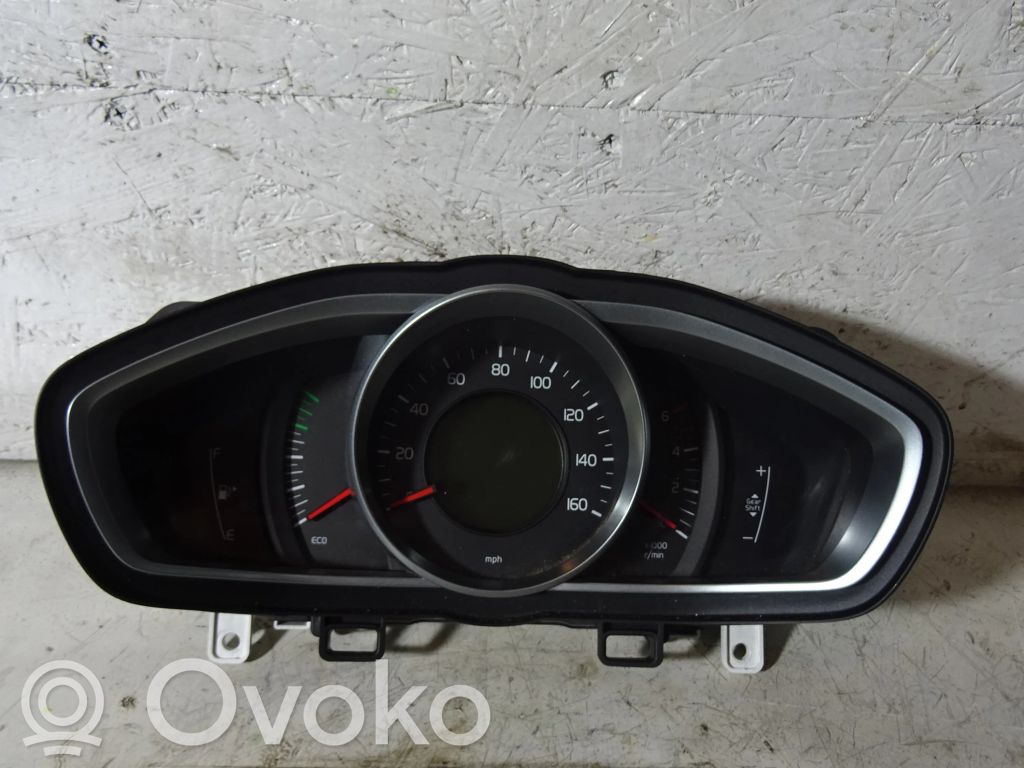 Volvo V40 Speedometer (instrument cluster) 