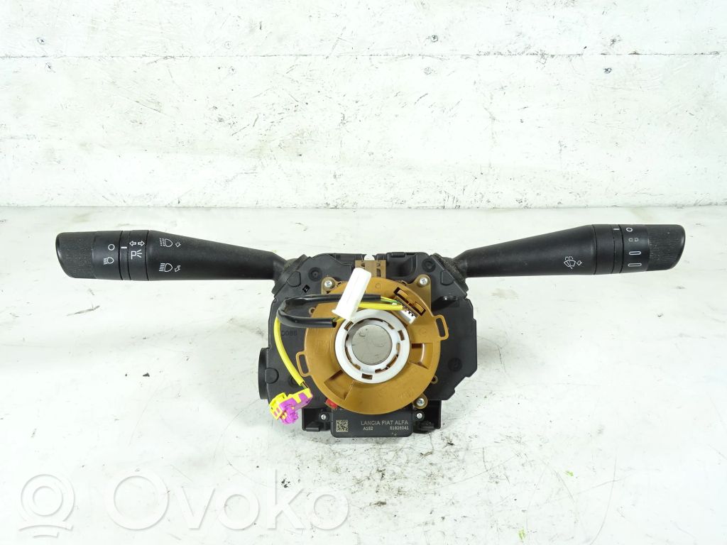 Opel Combo D Autres commutateurs / boutons / leviers 