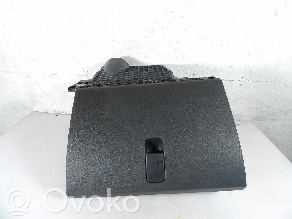 Skoda Fabia Mk3 (NJ) Schowek deski rozdzielczej 