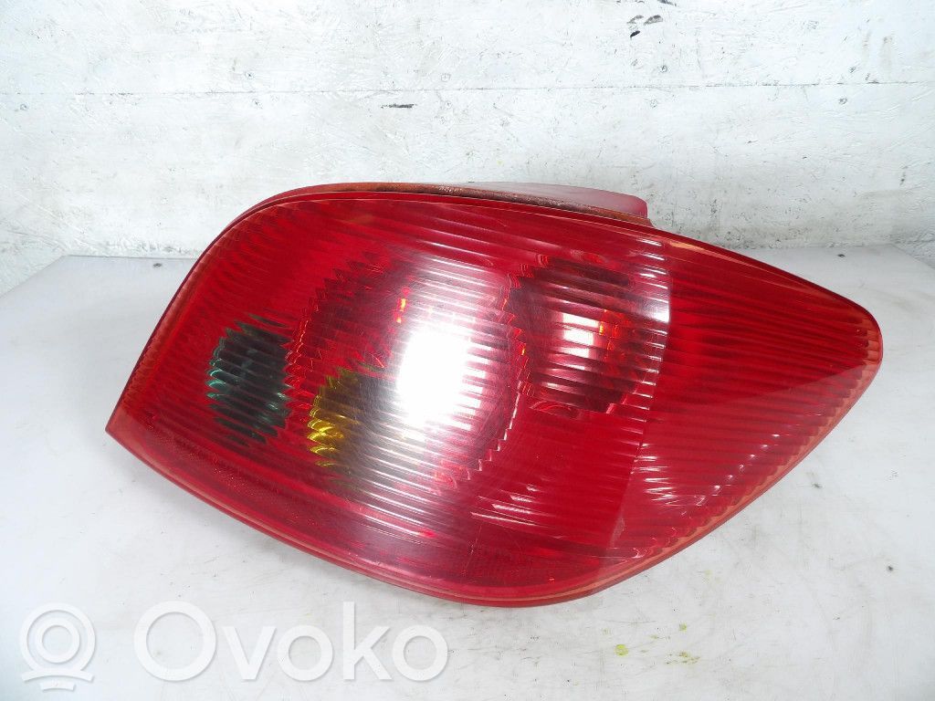 Peugeot 307 Galinis žibintas kėbule 