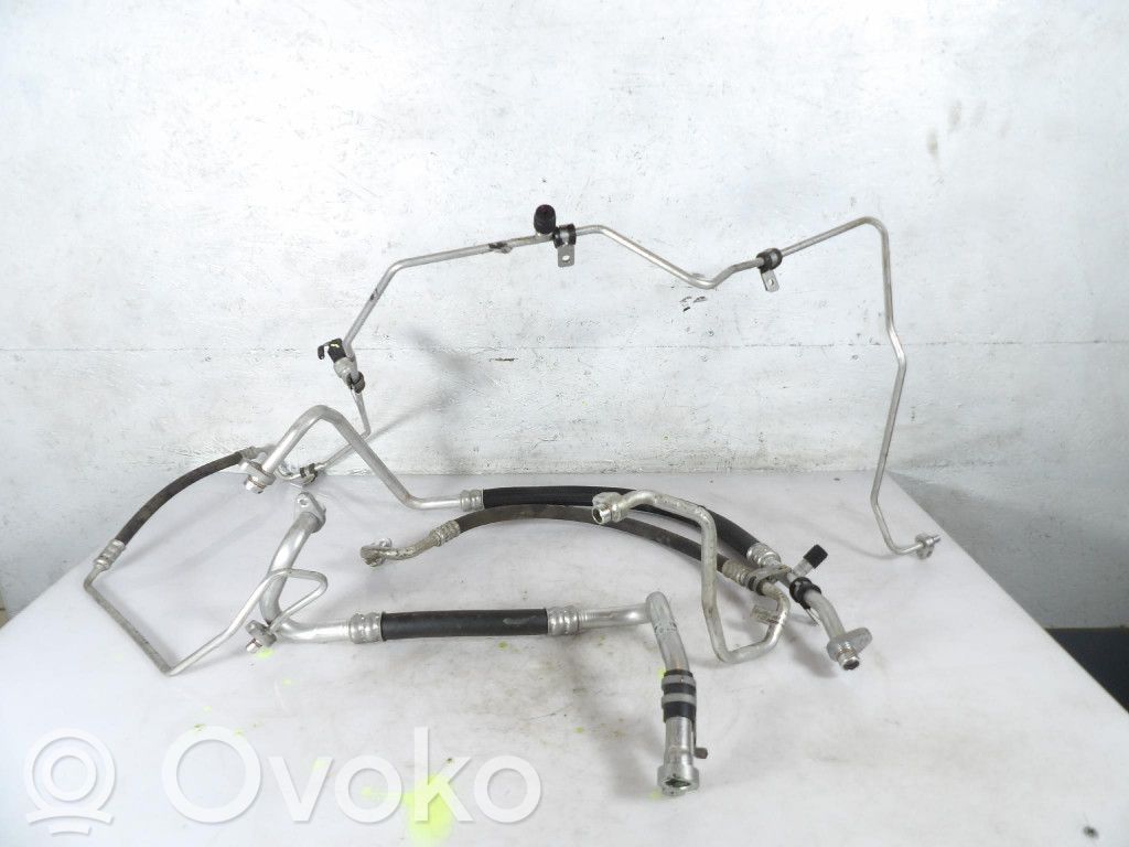 Ilmastointilaitteen putki (A/C)   924403126R,924403126R
