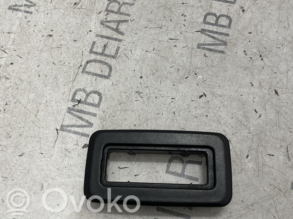 Otros repuestos del interior   9130833