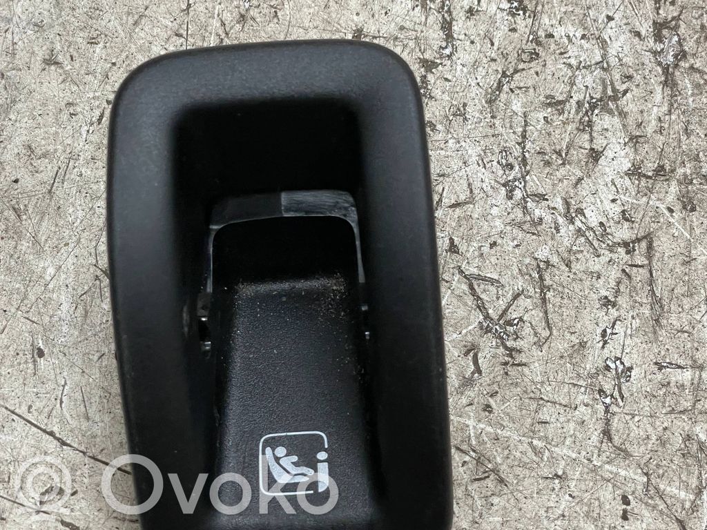 ISOFIX-kiinnike   4KE887233,KHB2736