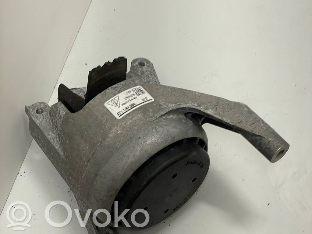 Porsche Panamera (971) Engine mount bracket 