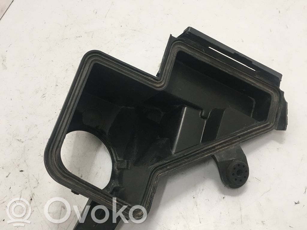 BMW 7 E65 E66 Air filter box cover 
