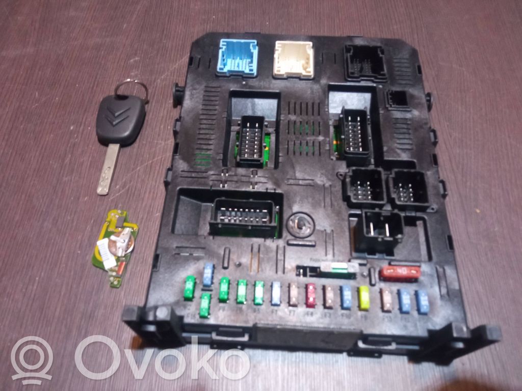 Citroen C4 I Module confort 