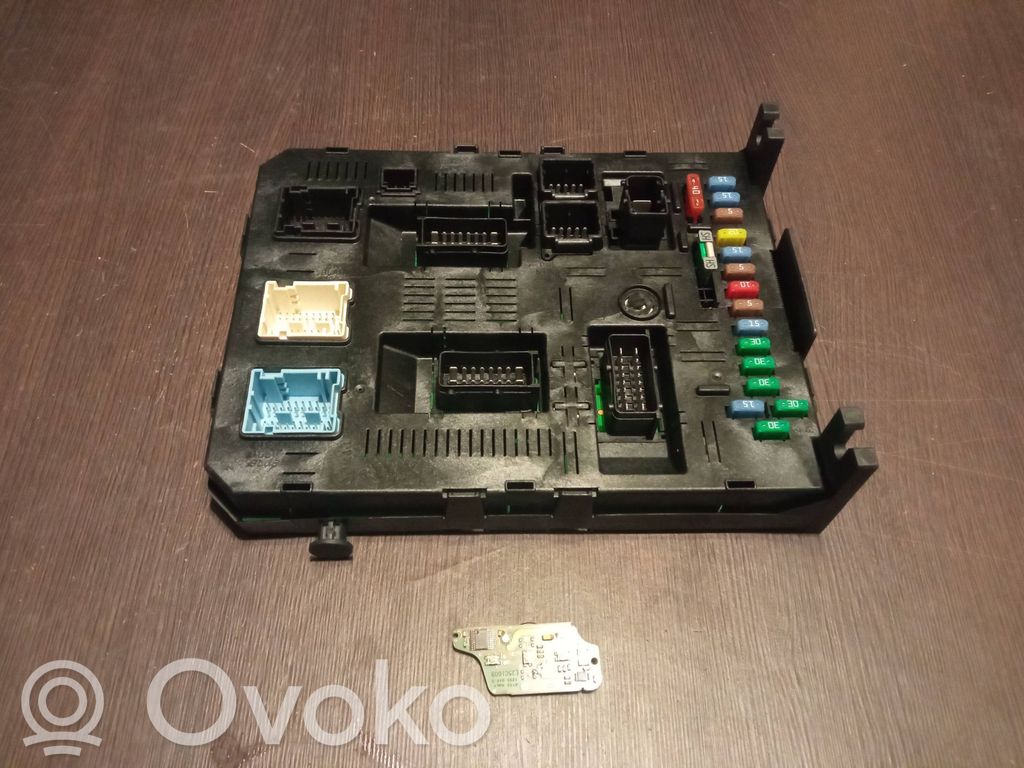 Citroen C4 I Module confort 