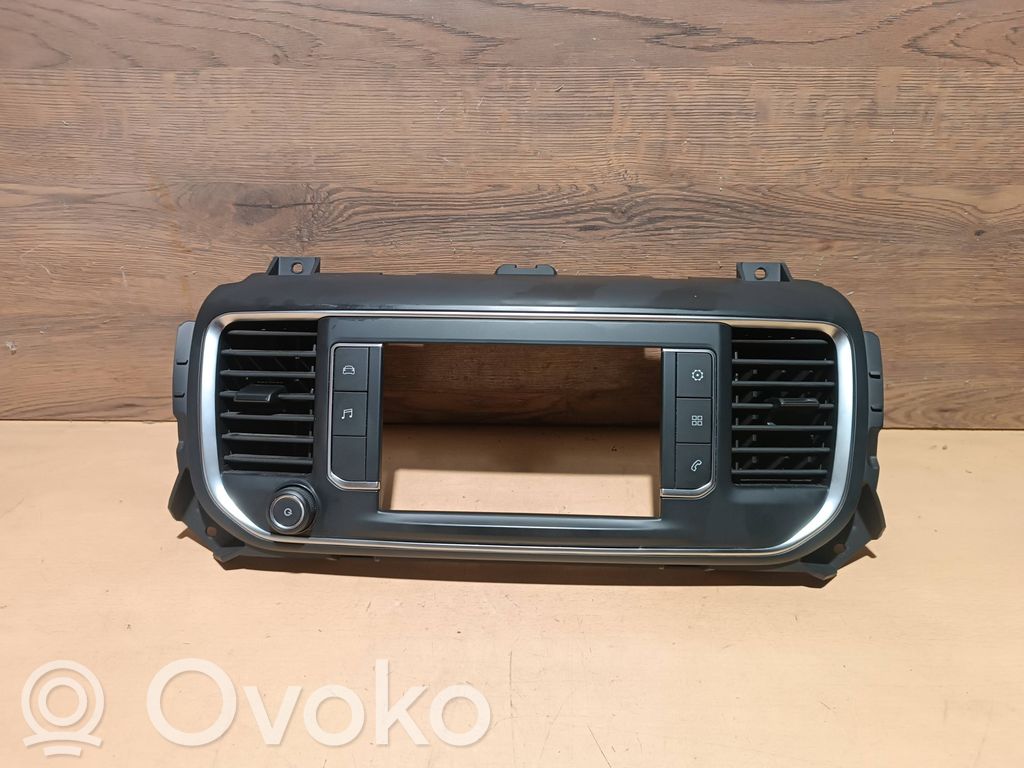 Opel Vivaro Grilă ventilație centrală 