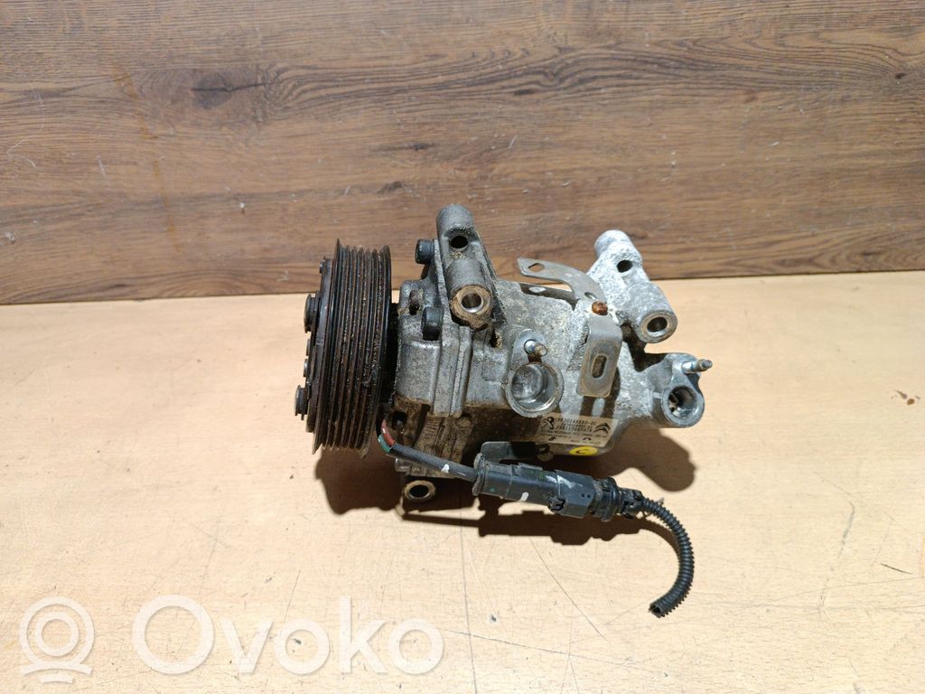 Opel Vivaro Air conditioning (A/C) compressor (pump) 