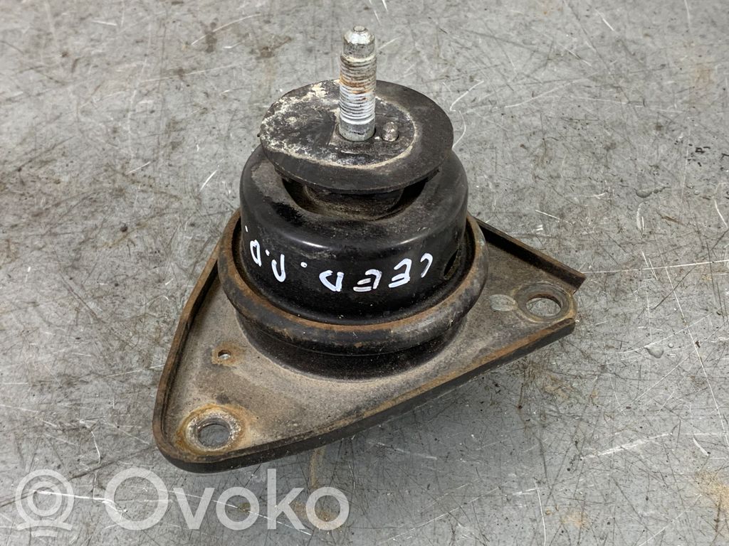 Engine mount bracket