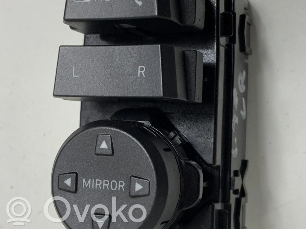 Hyundai i30 Wing mirror switch 