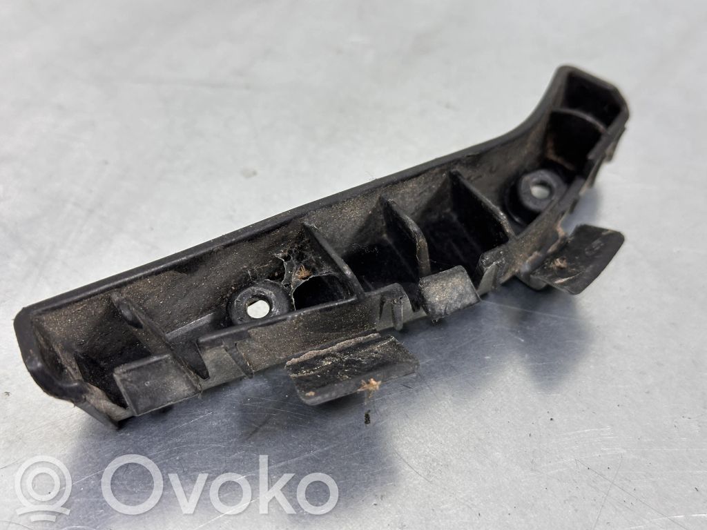 Front bumper mounting bracket