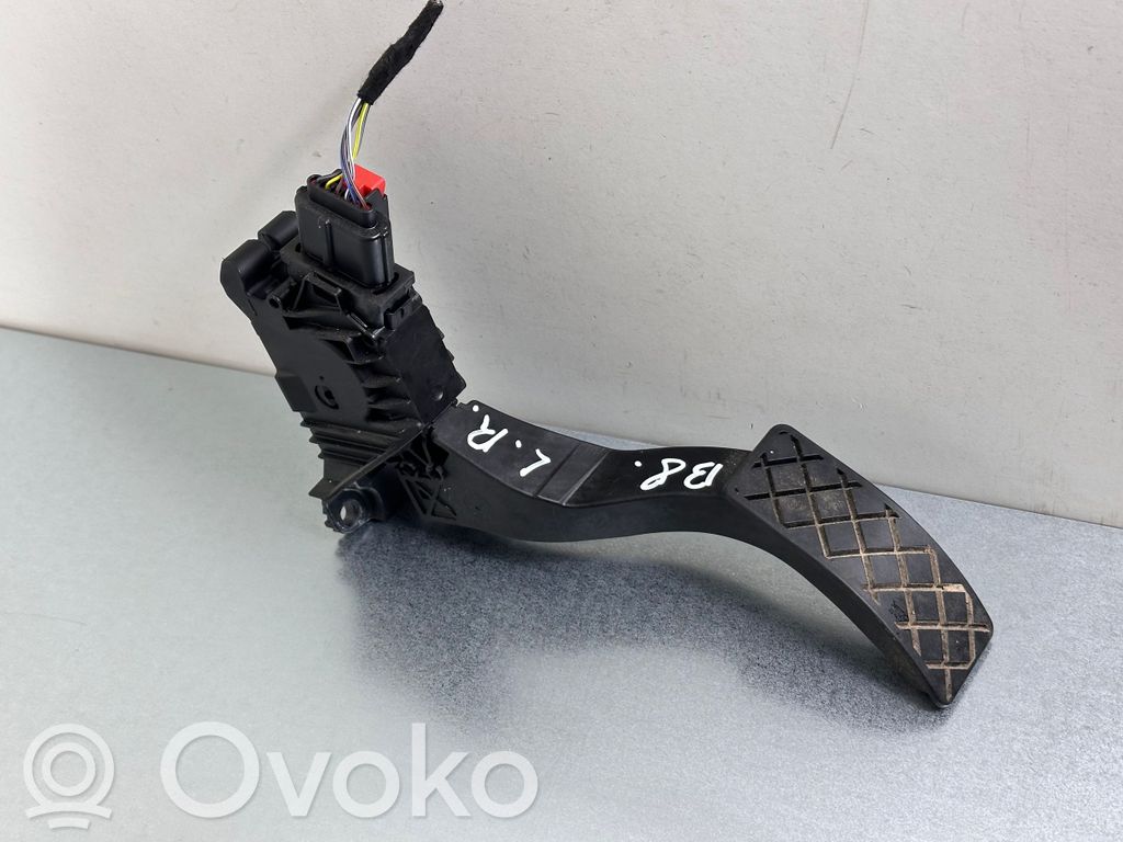 Volkswagen PASSAT B8 Accelerator throttle pedal 