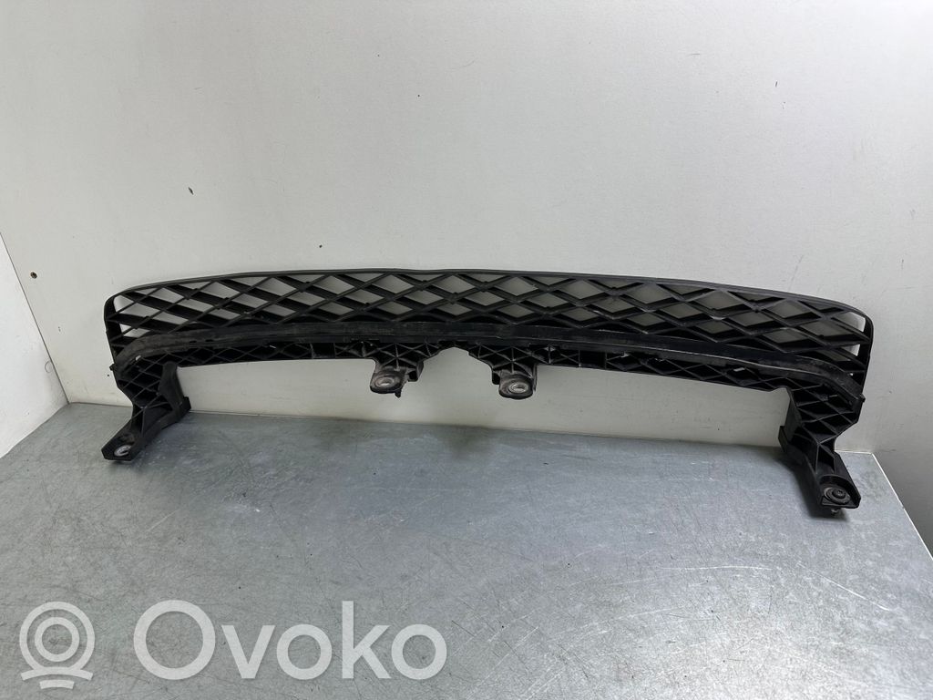 Volkswagen Passat Alltrack Soporte de montaje del parachoques trasero 