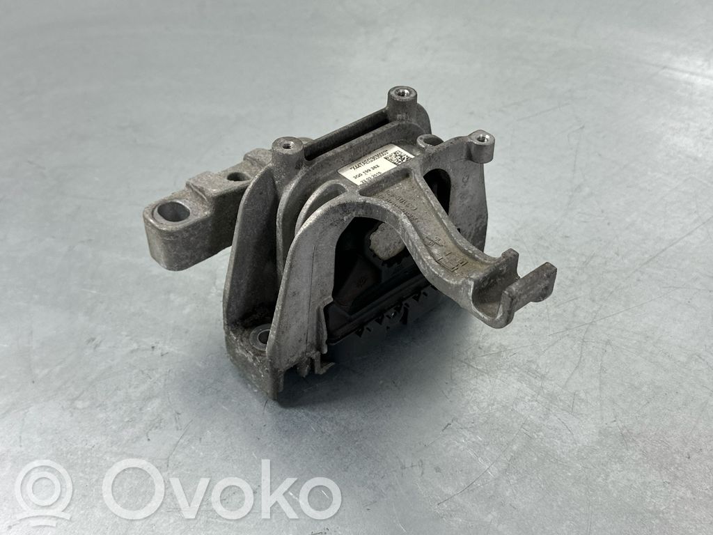 Volkswagen PASSAT B8 Engine mount bracket 