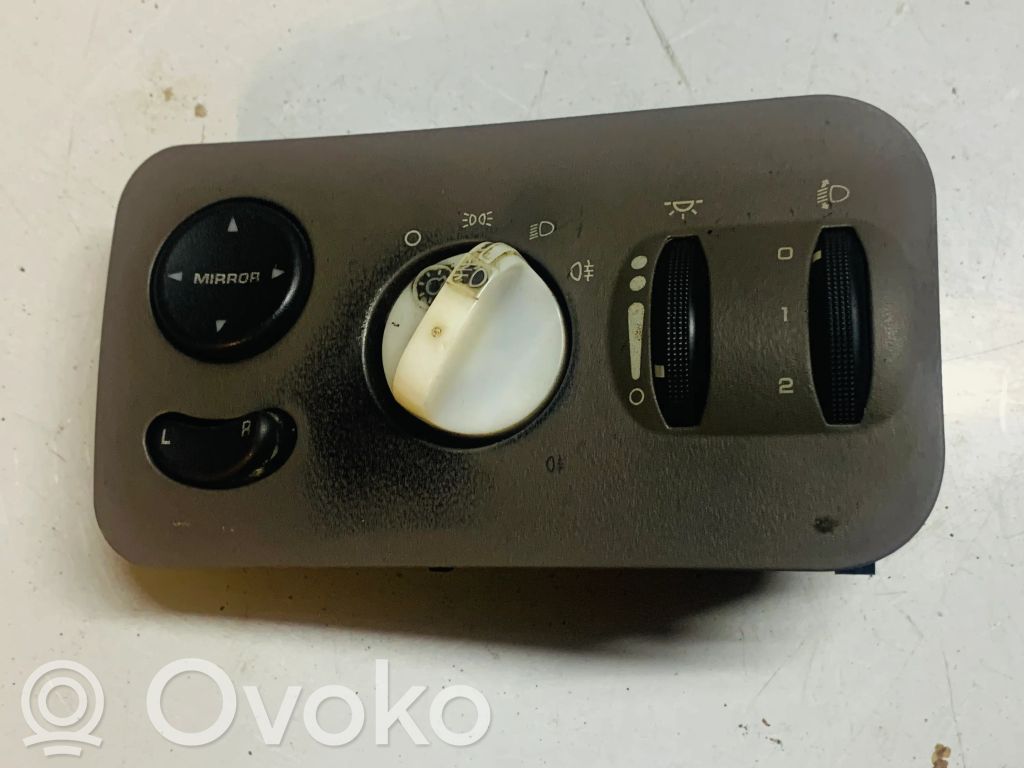 Chrysler Grand Voyager IV Light switch 
