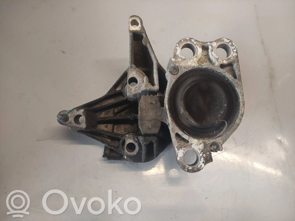 Renault Clio II Engine mounting bracket 