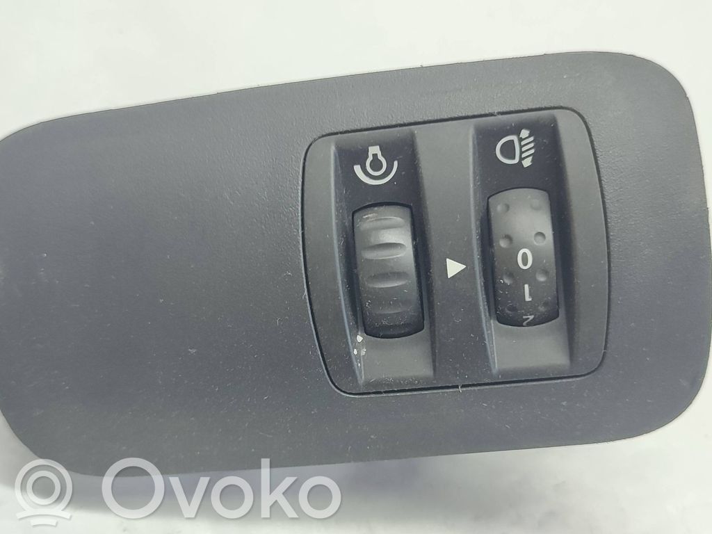 Renault Megane II Headlight level height control switch 