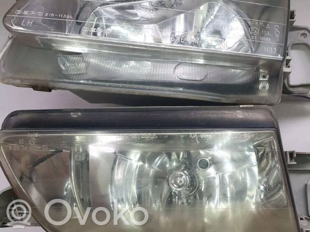 Mazda 323 Phare frontale 