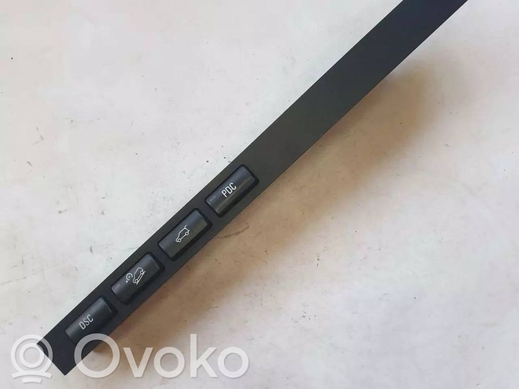 Parking (PDC) sensor switch   8373734