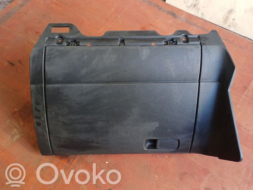 Volkswagen Golf VII Schowek deski rozdzielczej 