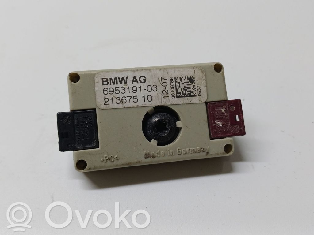BMW 5 E60 E61 Pystyantennivahvistin 