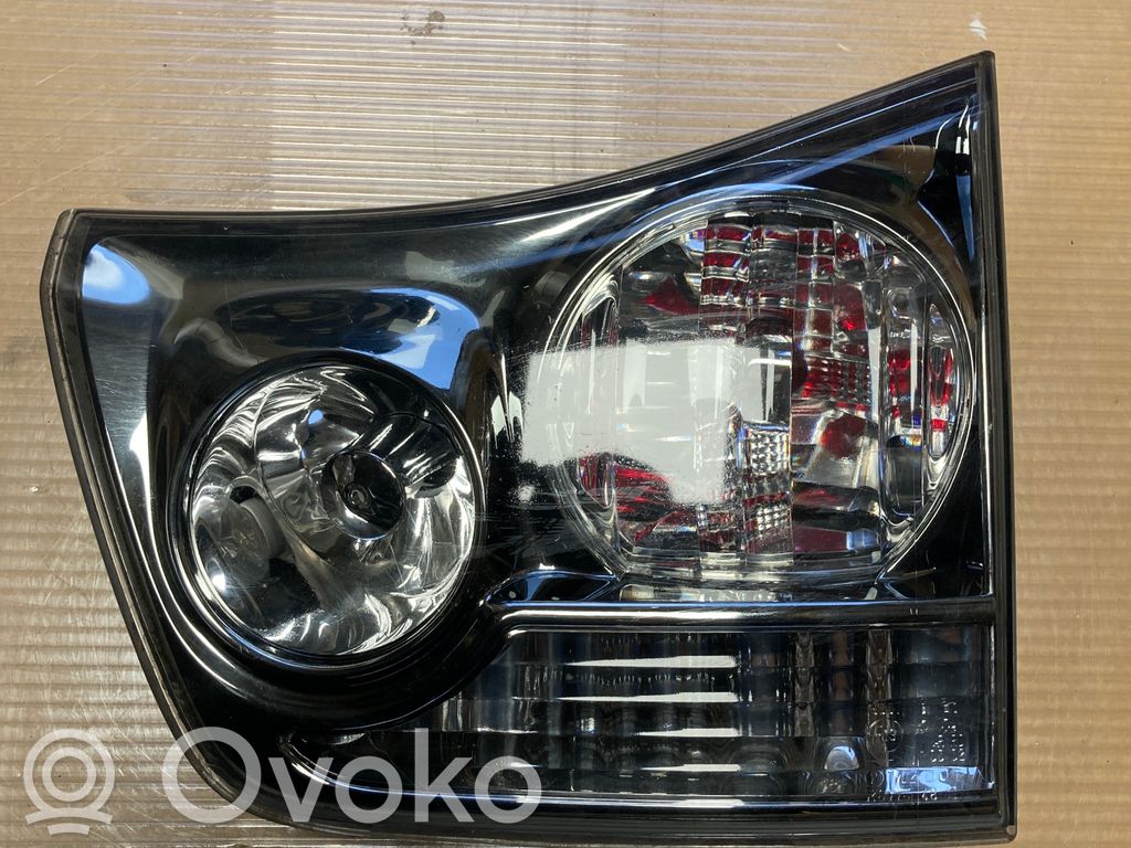 Tailgate rear/tail lights