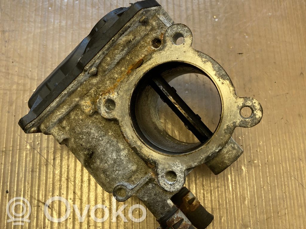 Toyota Avensis T270 Дроссельная заслонка 