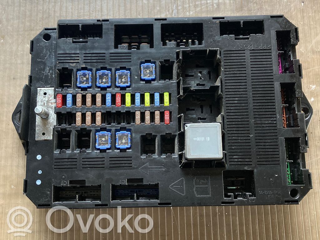 Jaguar XF Fuse module 