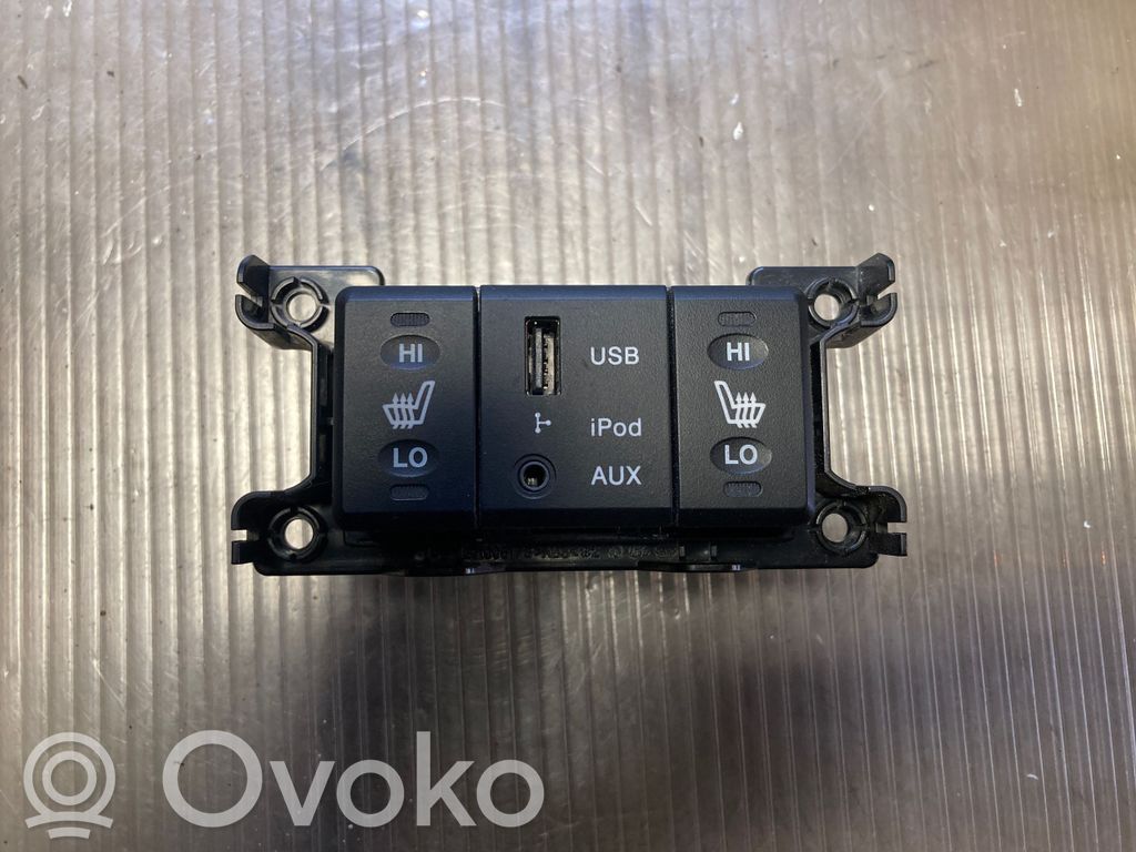Hyundai Santa Fe USB socket connector 