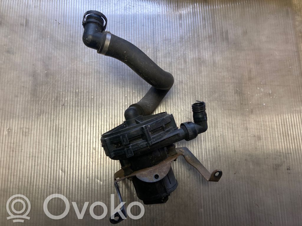 BMW X5 E53 Toissijainen ilmapumppu 