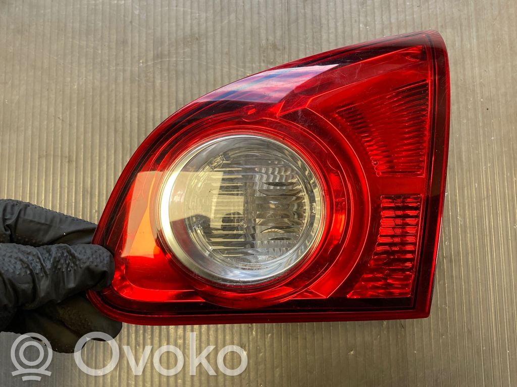 Nissan Qashqai Lampy tylnej klapy bagażnika 