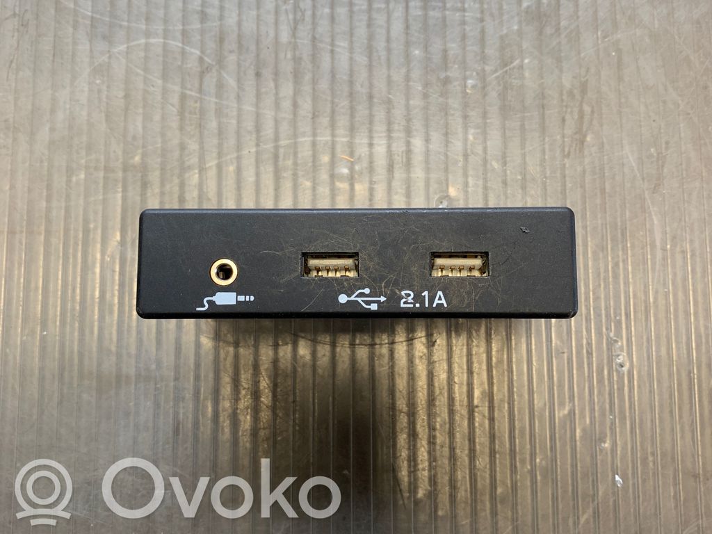 Subaru Outback (BT) USB savienotājs 