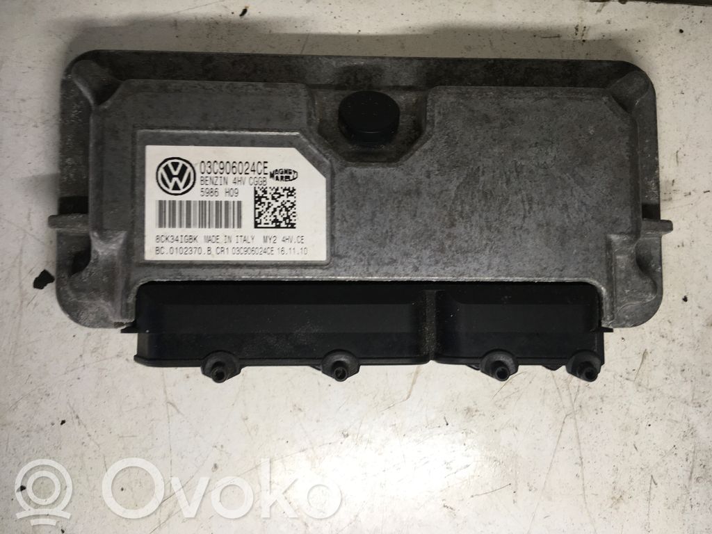 Skoda Fabia Mk2 (5J) Engine control unit/module 