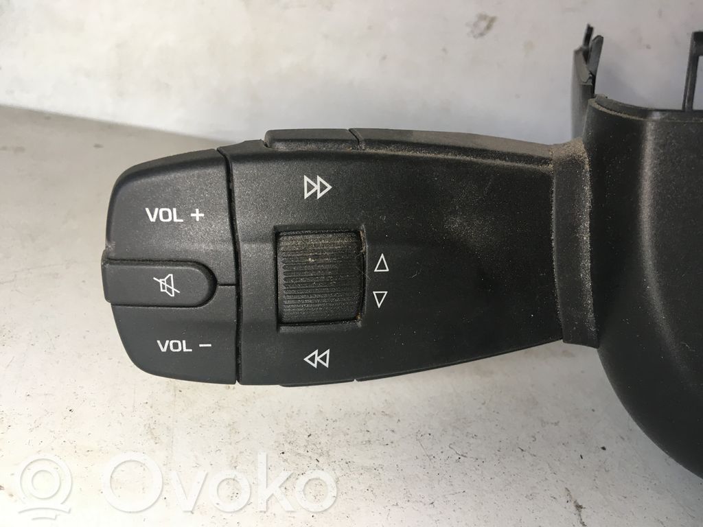 Skoda Fabia Mk2 (5J) Mando de control del sonido 