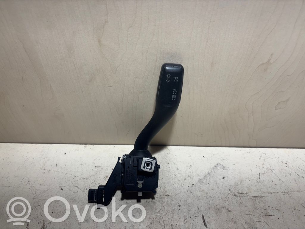 Audi A3 S3 8P Palanca de intermitentes 