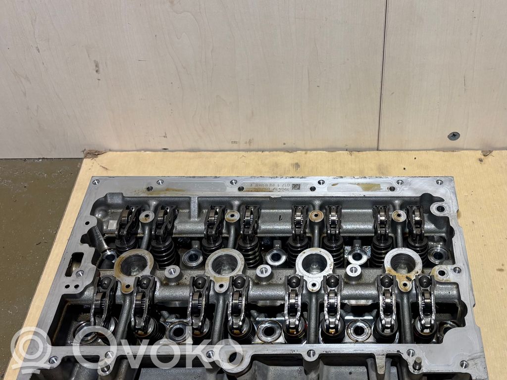 Skoda Octavia Mk3 (5E) Engine head 