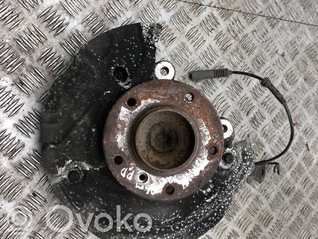 Front wheel hub