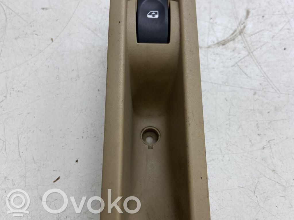 Electric window control switch   8200315536