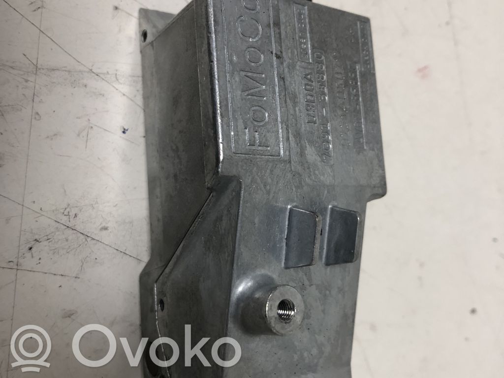 Ohjauspyörän lukitus   7G913F880