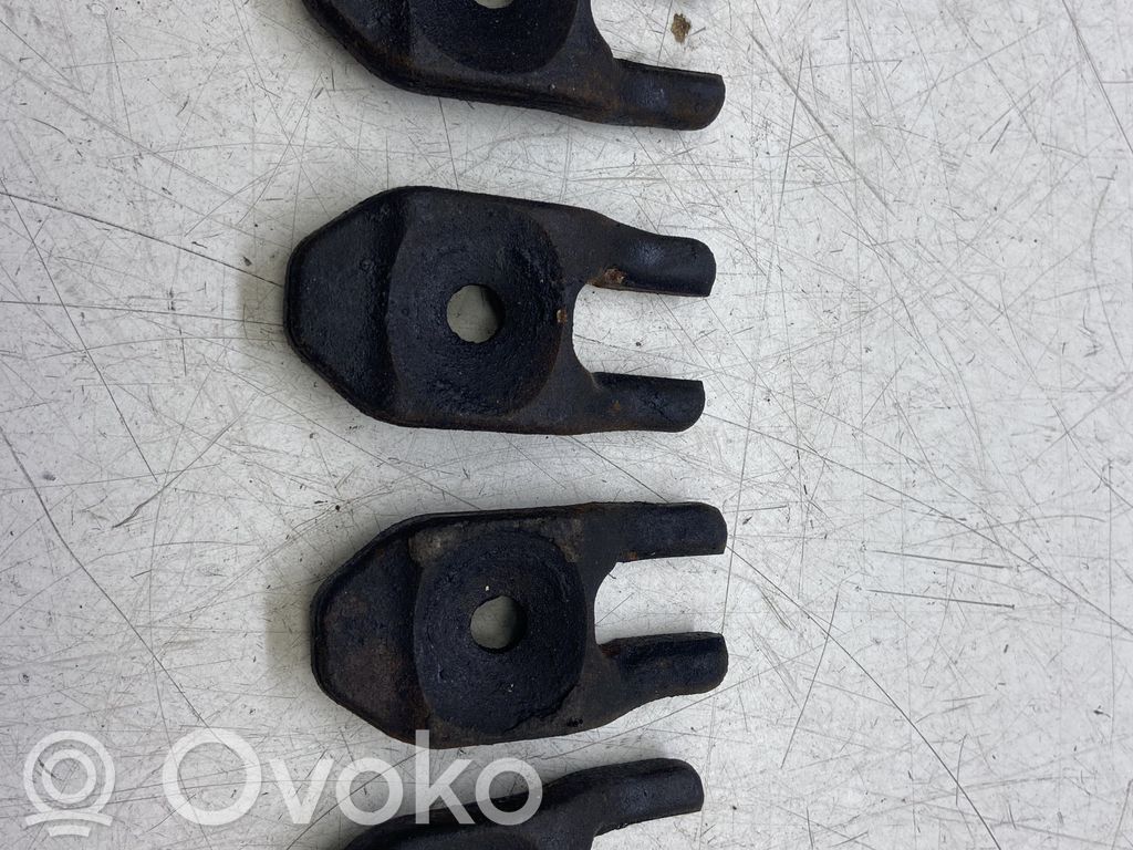 Abrazadera del inyector de combustible