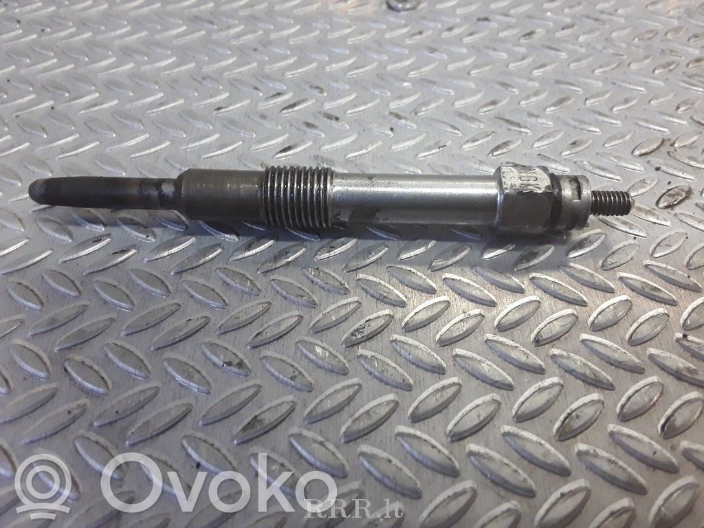 Alfa Romeo 156 Kvēlsvece (-es) 