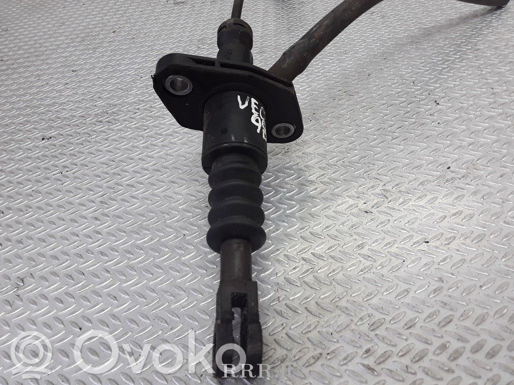 Opel Vectra B Kytkimen pääsylinteri 