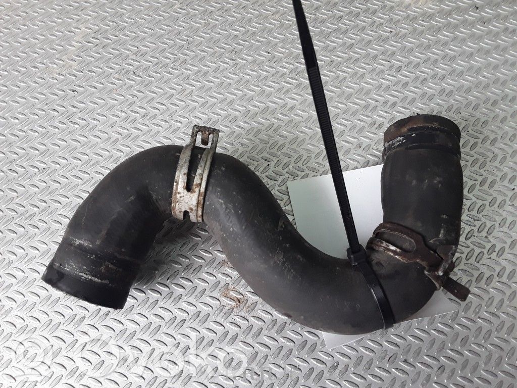 Engine coolant pipe/hose