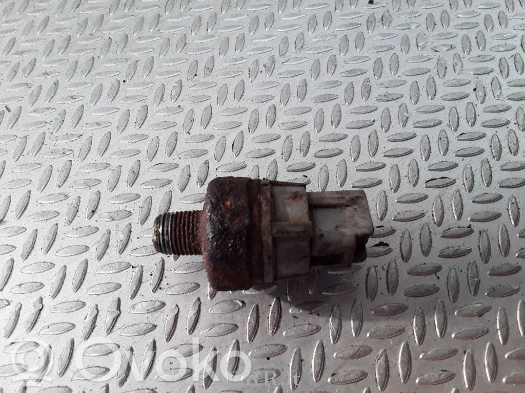 Oil pressure sensor