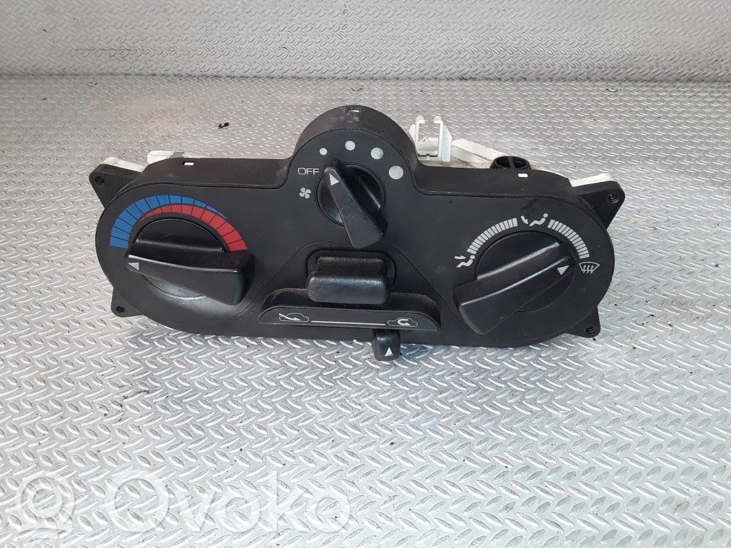 Mitsubishi Carisma Climate control unit 
