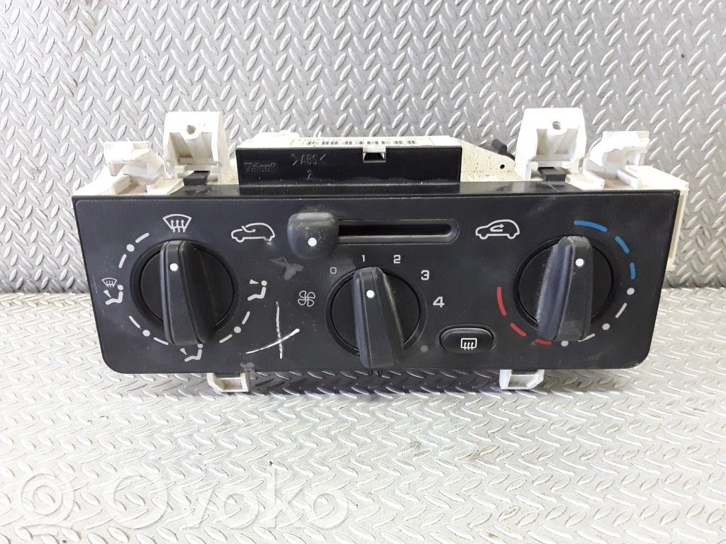 Citroen C3 Climate control unit 