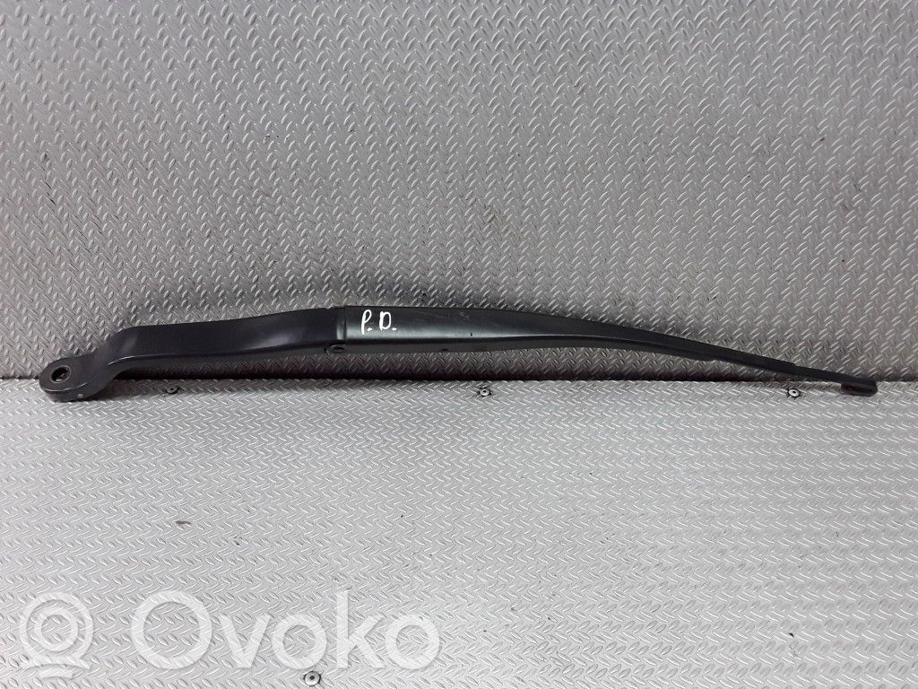 Front wiper blade arm