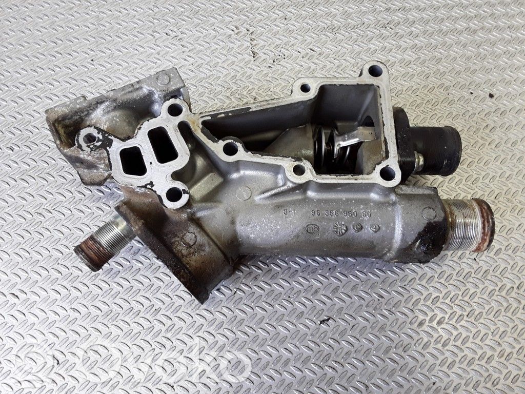 Citroen C5 Carcasa del termostato 