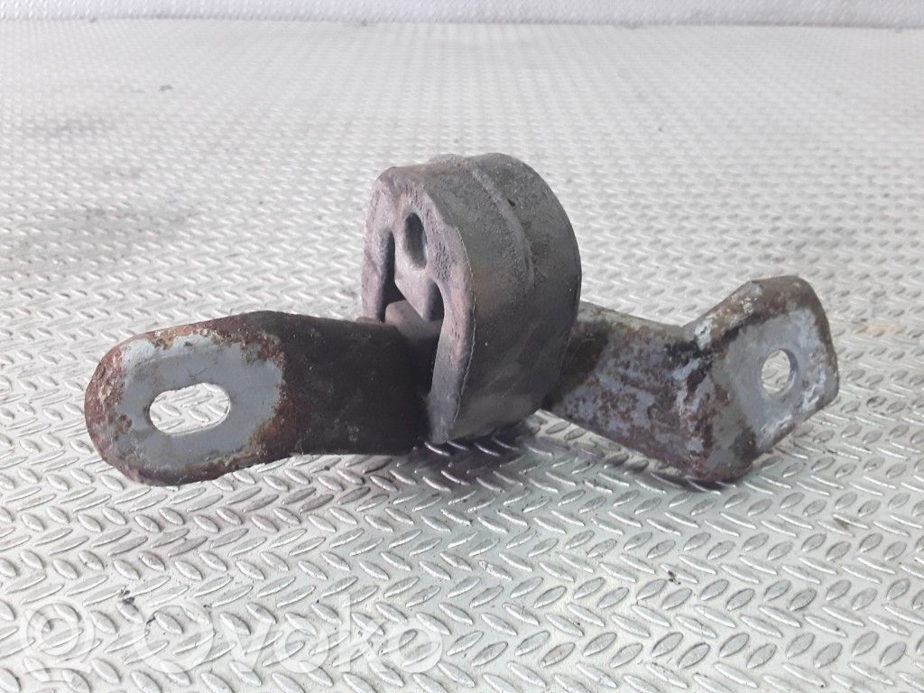 Muffler mount bracket/holder   8D0253147